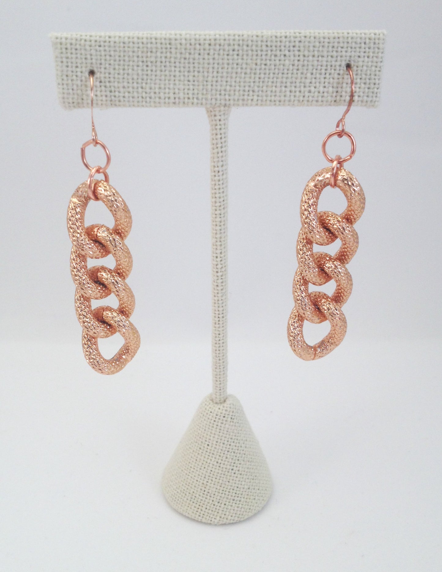 4 chain link earrings, textured