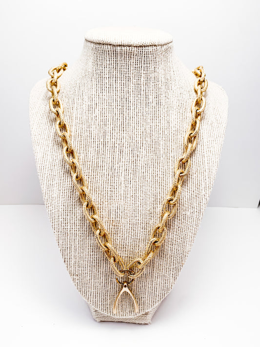 textured loop wishbone necklace